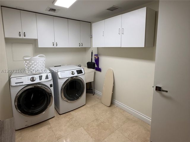 20201 E Country Club Dr 308, Aventura, FL 33180
