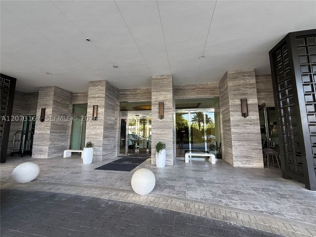 20201 E Country Club Dr 308, Aventura, FL 33180