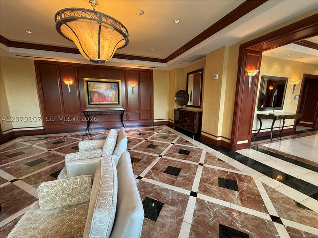 20201 E Country Club Dr 308, Aventura, FL 33180
