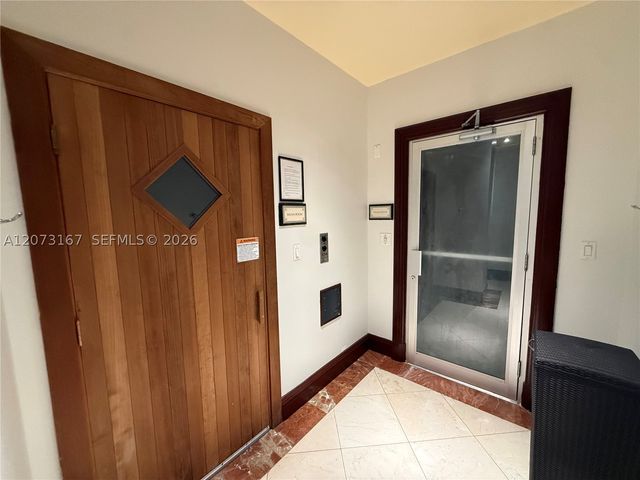 20201 E Country Club Dr 308, Aventura, FL 33180