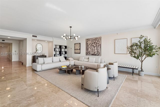 20201 E Country Club Dr 308, Aventura, FL 33180