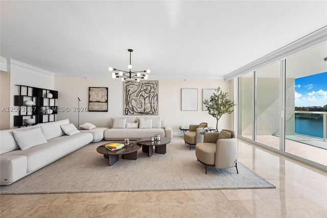 20201 E Country Club Dr 308, Aventura, FL 33180