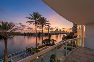 20201 E Country Club Dr 308, Aventura, FL 33180