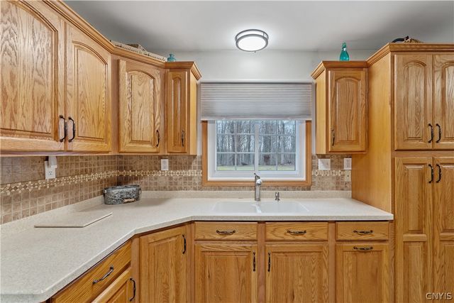 3123 County Route 57, Volney, NY 13126