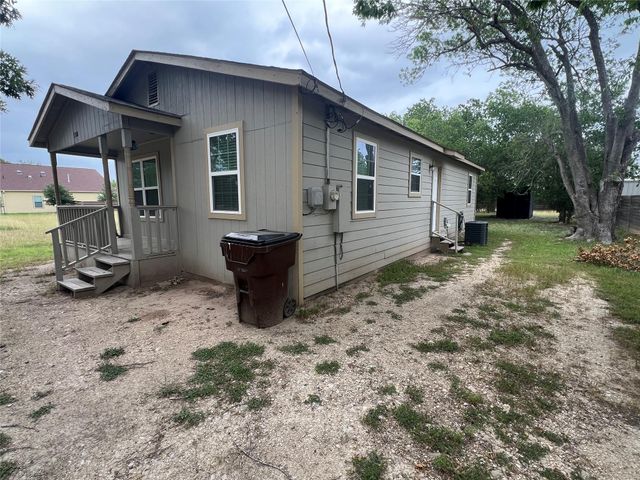 1310 Torres ST, Lockhart, TX 78644