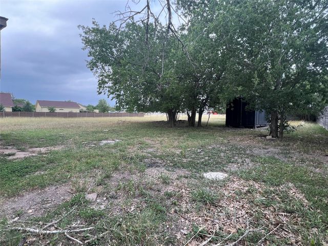 1310 Torres ST, Lockhart, TX 78644