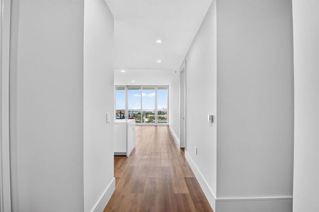220 Lake Shore Drive 1511, Lake Park, FL 33403