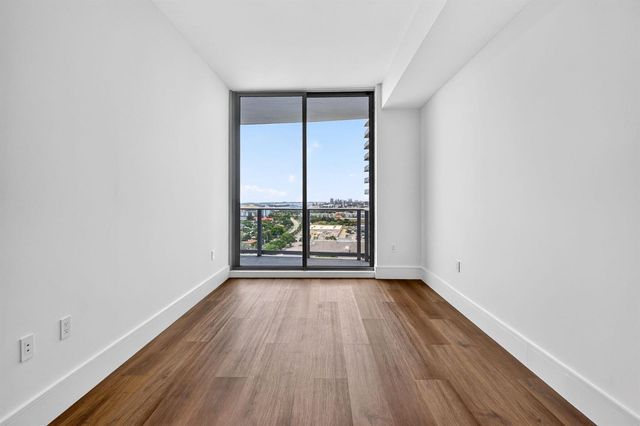 220 Lake Shore Drive 1511, Lake Park, FL 33403