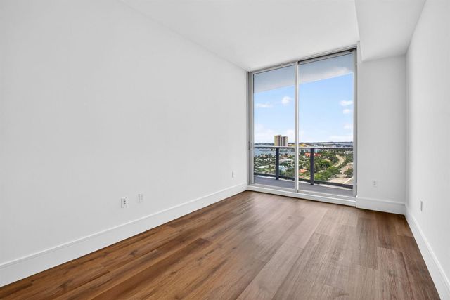 220 Lake Shore Drive 1511, Lake Park, FL 33403