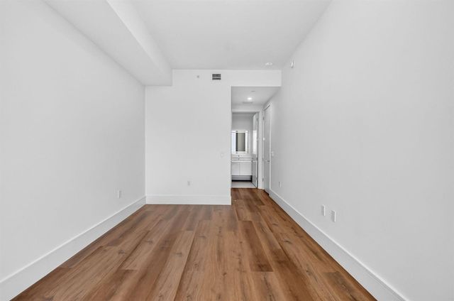 220 Lake Shore Drive 1511, Lake Park, FL 33403