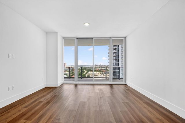 220 Lake Shore Drive 1511, Lake Park, FL 33403