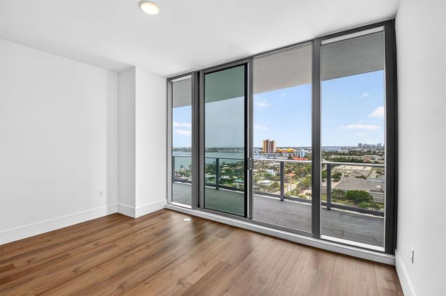 220 Lake Shore Drive 1511, Lake Park, FL 33403