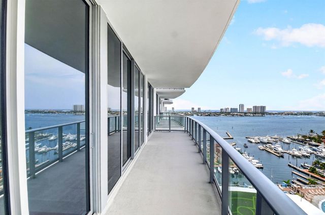 220 Lake Shore Drive 1511, Lake Park, FL 33403