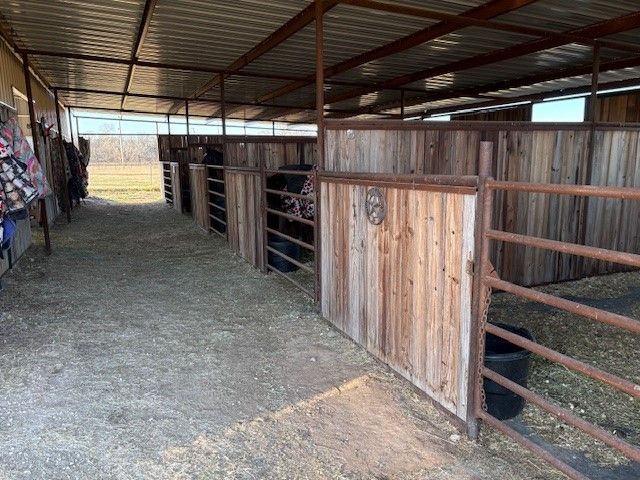 2210 County Road 422, Stephenville, TX 76401