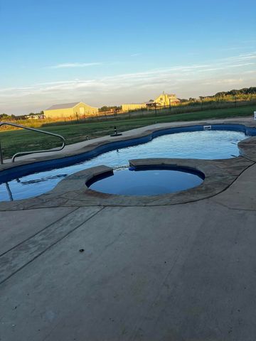 2210 County Road 422, Stephenville, TX 76401