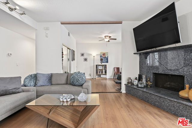 4230 Stansbury Avenue 105, Sherman Oaks, CA 91423