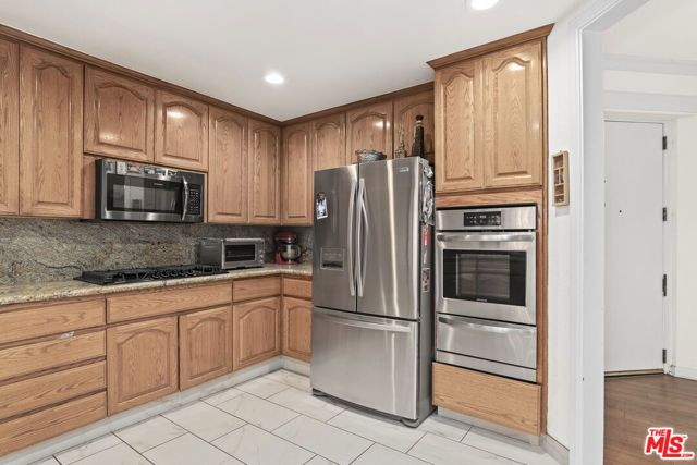 4230 Stansbury Avenue 105, Sherman Oaks, CA 91423