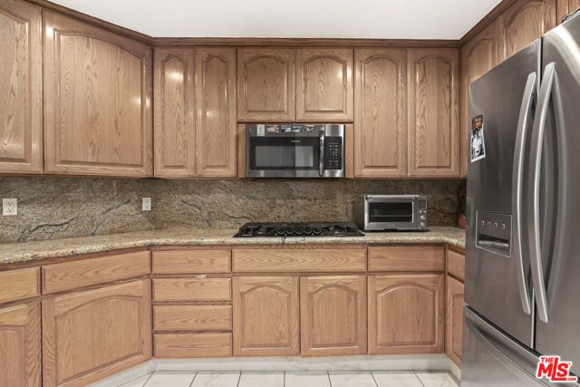 4230 Stansbury Avenue 105, Sherman Oaks, CA 91423
