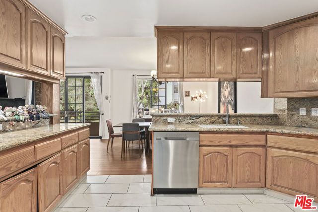 4230 Stansbury Avenue 105, Sherman Oaks, CA 91423