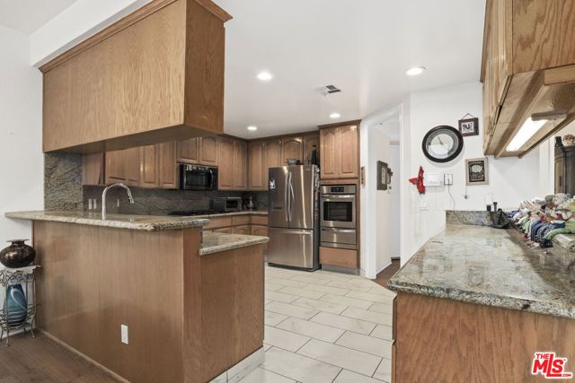 4230 Stansbury Avenue 105, Sherman Oaks, CA 91423