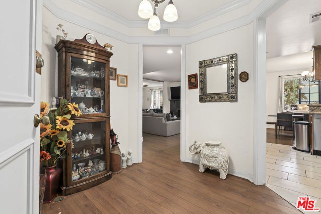 4230 Stansbury Avenue 105, Sherman Oaks, CA 91423