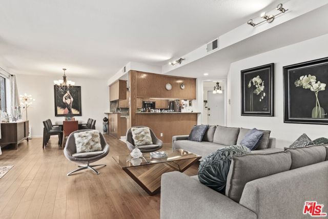 4230 Stansbury Avenue 105, Sherman Oaks, CA 91423