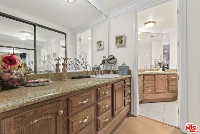 4230 Stansbury Avenue 105, Sherman Oaks, CA 91423