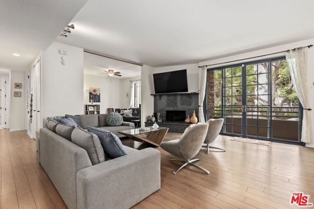 4230 Stansbury Avenue 105, Sherman Oaks, CA 91423