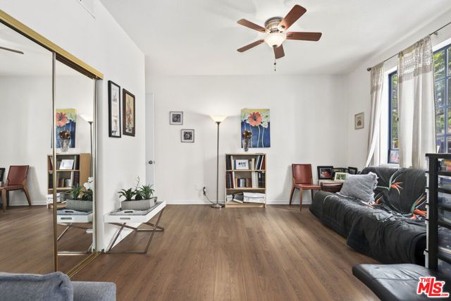 4230 Stansbury Avenue 105, Sherman Oaks, CA 91423