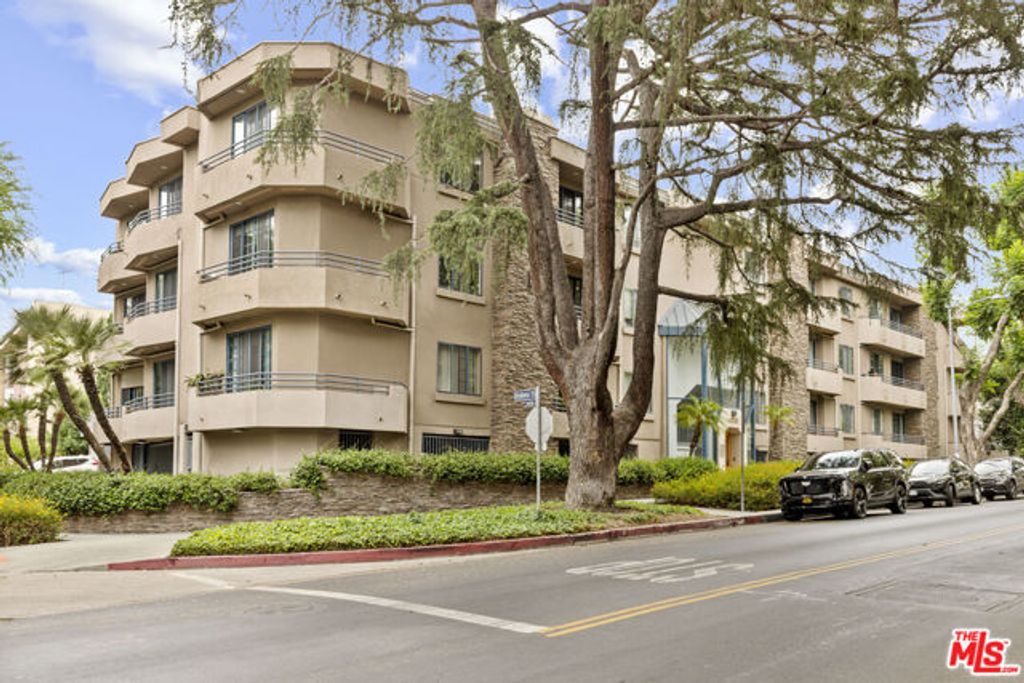 4230 Stansbury Avenue 105, Sherman Oaks, CA 91423