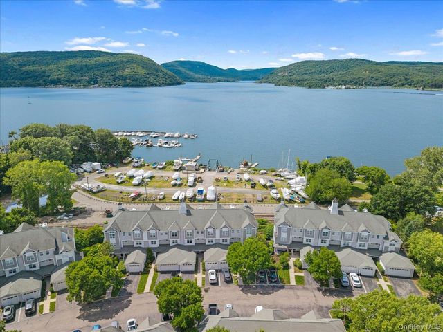 225 Waterside Close, Peekskill, NY 10566
