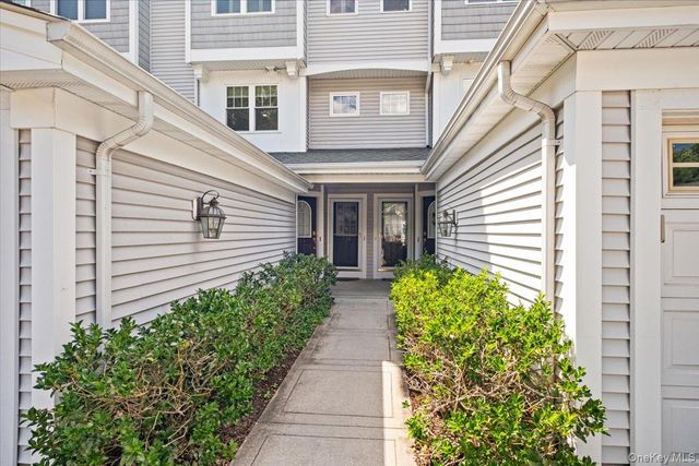 225 Waterside Close, Peekskill, NY 10566