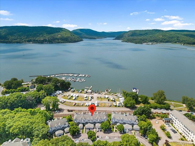 225 Waterside Close, Peekskill, NY 10566