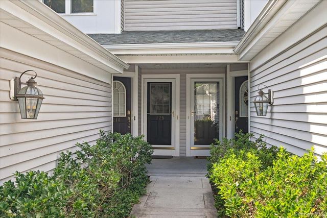 225 Waterside Close, Peekskill, NY 10566
