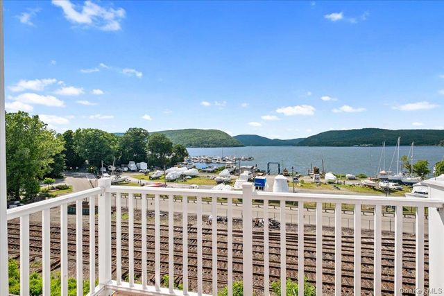 225 Waterside Close, Peekskill, NY 10566