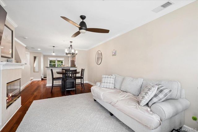 225 Waterside Close, Peekskill, NY 10566