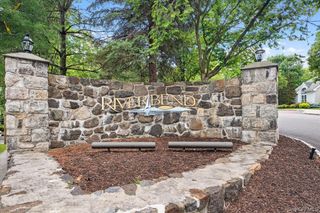225 Waterside Close, Peekskill, NY 10566