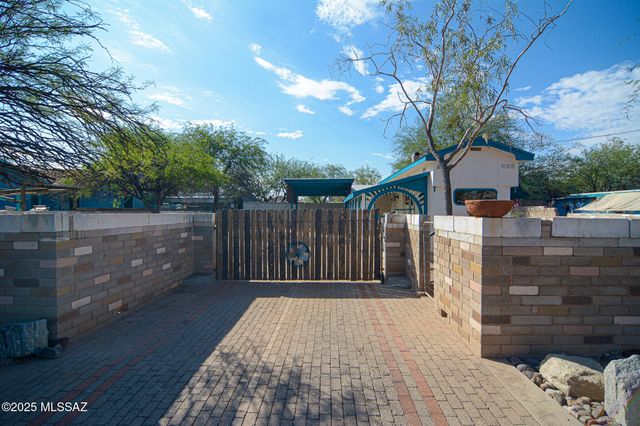 537 W Pelaar Drive, Tucson, AZ 85705