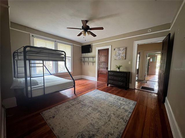 907 NW 11TH AVENUE, Gainesville, FL 32601