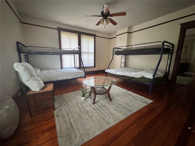 907 NW 11TH AVENUE, Gainesville, FL 32601