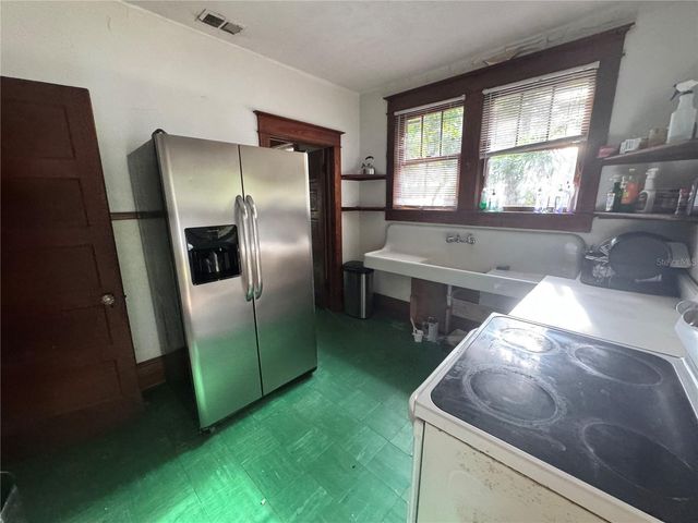 907 NW 11TH AVENUE, Gainesville, FL 32601