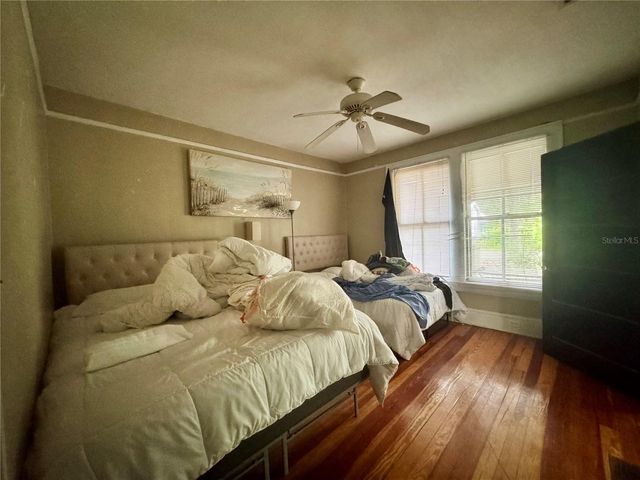 907 NW 11TH AVENUE, Gainesville, FL 32601