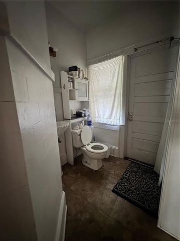 907 NW 11TH AVENUE, Gainesville, FL 32601