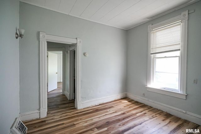816 W VIRGINIA Avenue, Peoria, IL 61604