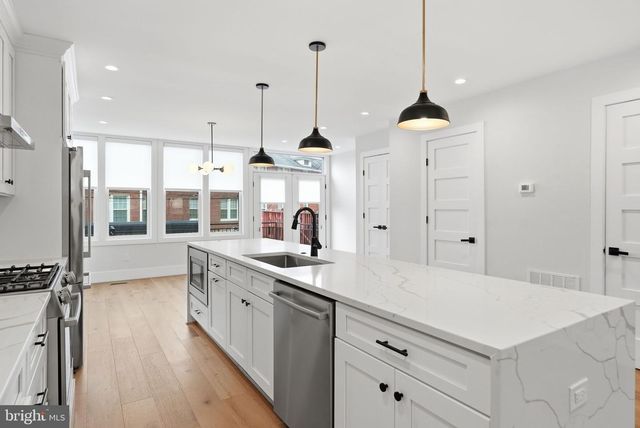 15 ROCK CREEK CHURCH RD NW, Washington, DC 20011