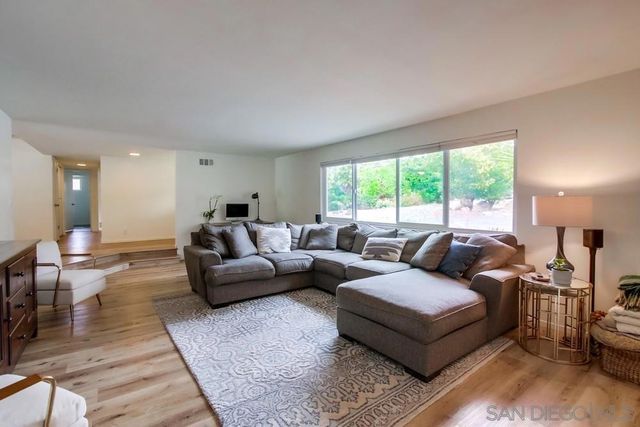 16820 Orchard Bend Rd, Poway, CA 92064