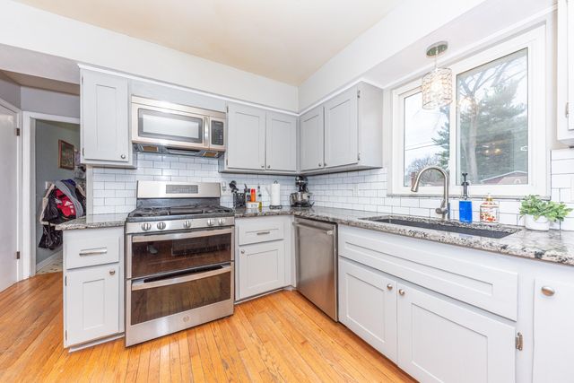 1470 Nightingale Road, Wixom, MI 48393