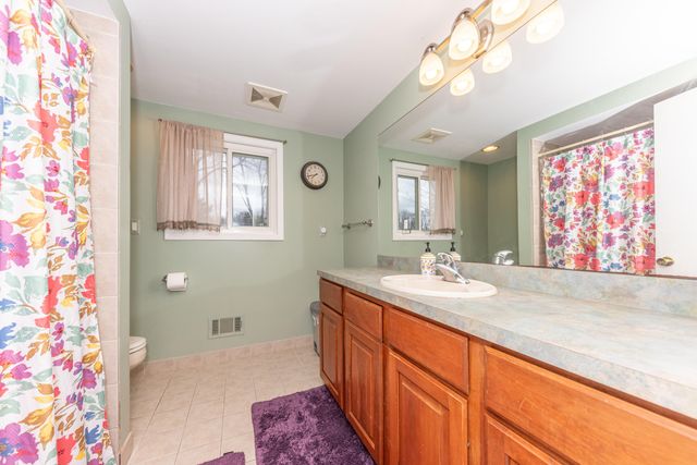 1470 Nightingale Road, Wixom, MI 48393