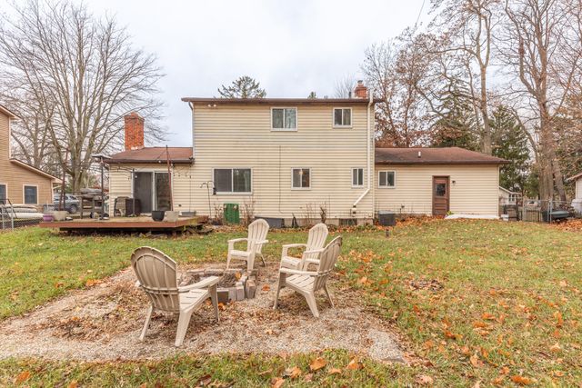 1470 Nightingale Road, Wixom, MI 48393