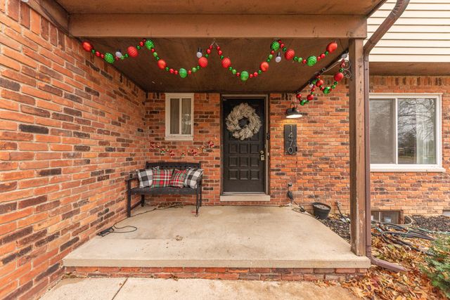 1470 Nightingale Road, Wixom, MI 48393